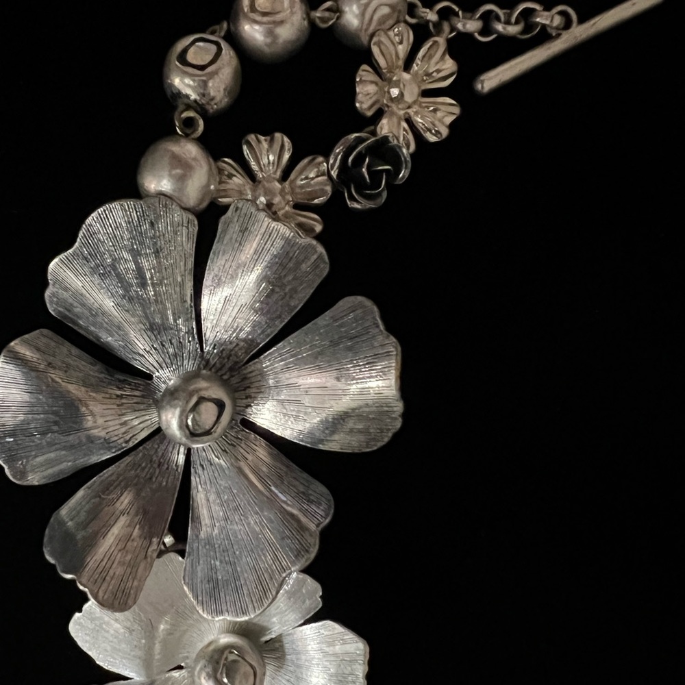 Jessica Simpson Silver Tone Flower Necklace & Bracelet Set - Picture 6 of 11
